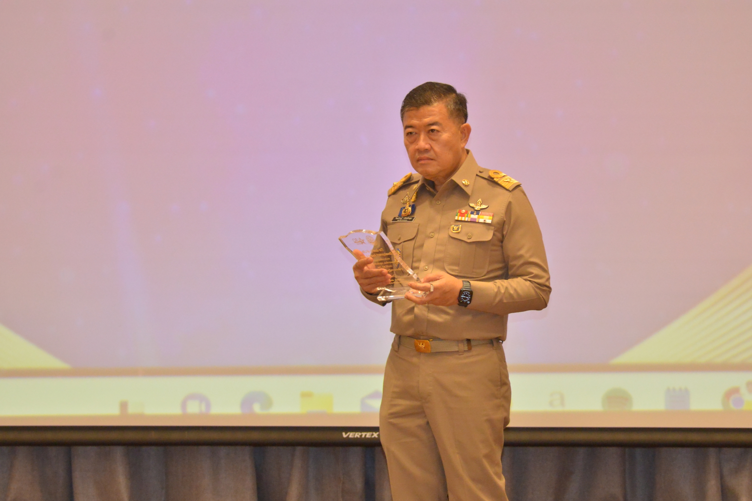 พิธีมอบโล่รางวัล Smart ALRO Province 2023 ของสำนักงานการปฏิรูปที่ดินเพื่อเกษตรกรรม (ส.ป.ก.) (ข่าวแชร์)