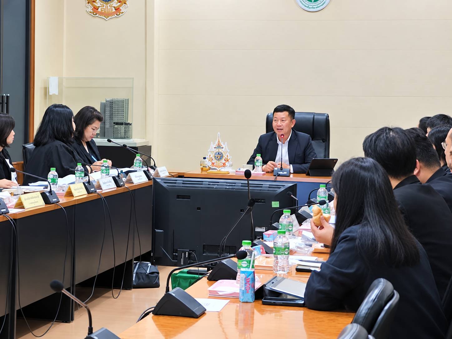 ประชุมคณะทำงานขับเคลื่อนการปฏิบัติตามพระราชบัญญัติการอำนวยความสะดวกในการพิจารณาอนุญาตและการให้บริการแก่ประชาชน พ.ศ. 2569 ครั้งที่ 1/2569 พร้อมประชุมผ่านระบบออนไลน์ GDCC Space Plus