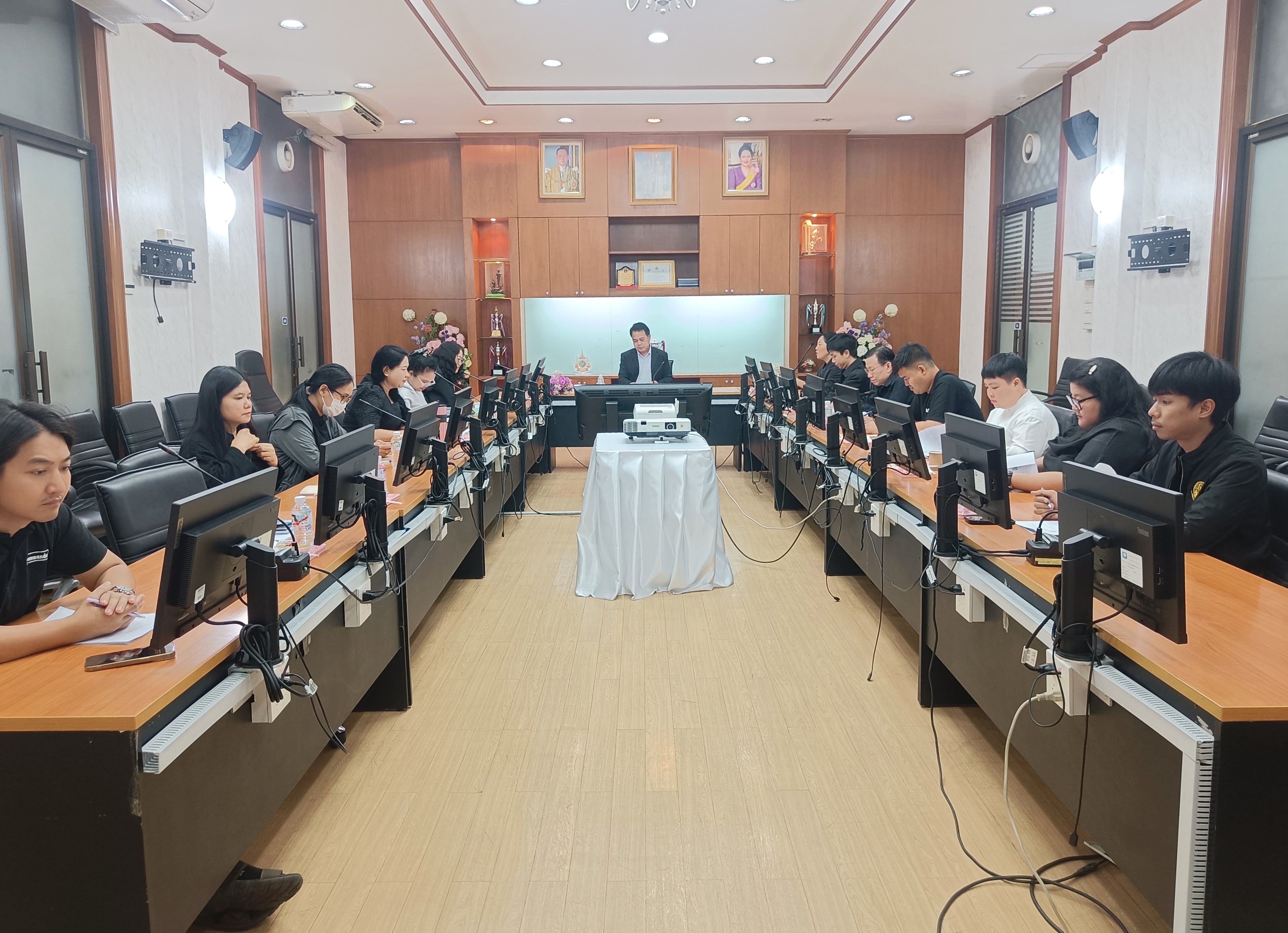  ประชุมย่อยคณะทำงานฝ่ายติดตามประเมินผลการจัดงาน คณะทำงานที่ 7 การจัดงานวันคล้ายวันสถาปนาสำนักงานการปฏิรูปที่ดินเพื่อเกษตรกรรม (ส.ป.ก.) ครบรอบ 51 ปี พร้อมประชุมผ่านสื่ออิเล็กทรอนิกส์ (ผ่านระบบออนไลน์ Zoom Meeting)