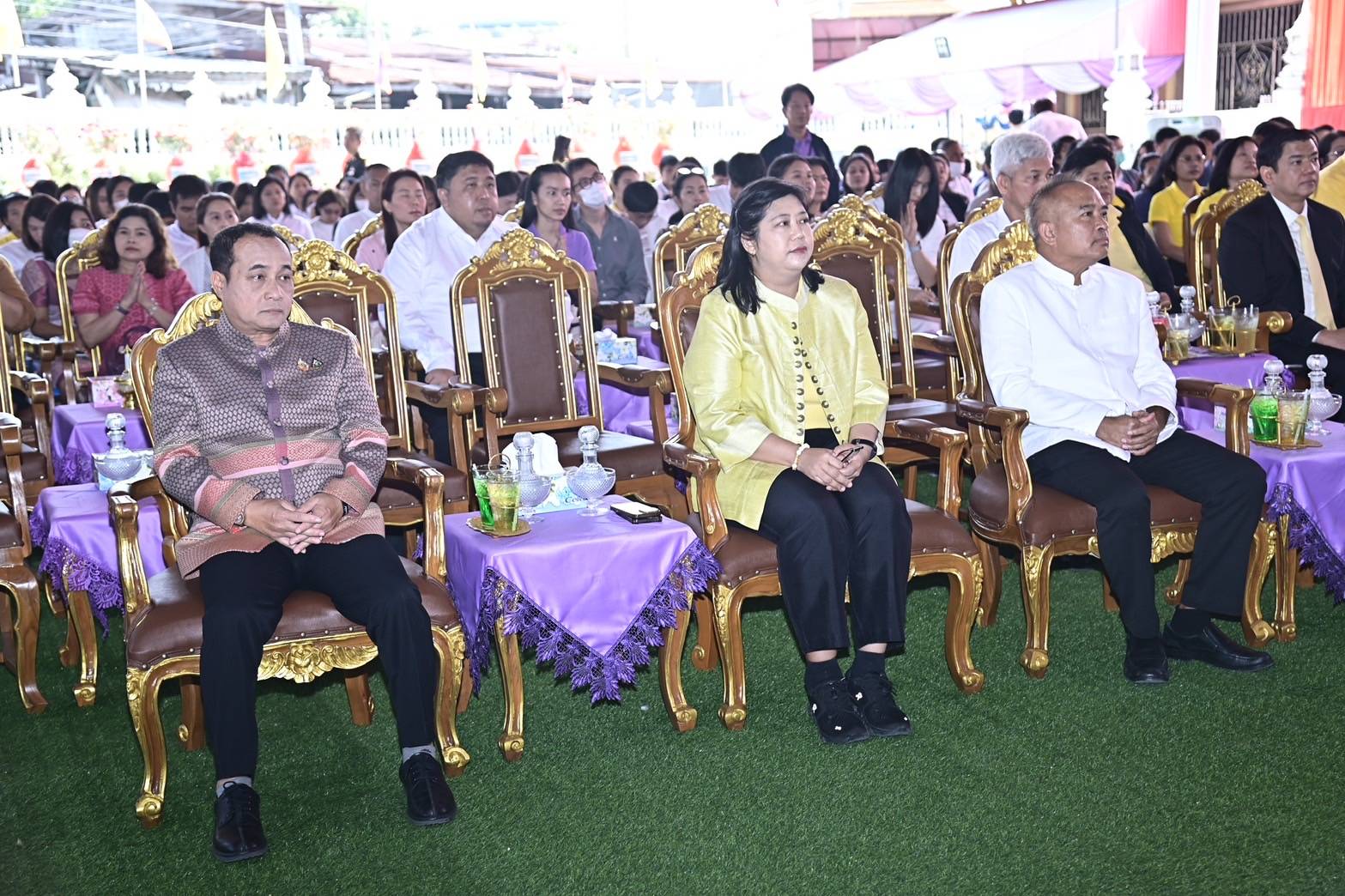 ร่วมรับฟังเทศน์มหาชาติเฉลิมพระเกียรติ ฯ พลเรือเอกพระเจ้าบรมวงศ์เธอพระองค์เจ้าอาภากรเกียรติวงศ์ กรมหลวงชุมพรเขตอุดมศักดิ์ (เสด็จเตี่ย) เนื่องในวโรกาสวันคล้ายวันประสูติ ครบ 144 ปี ณ วัดบางแวก แขวงบางแวก เขตภาษีเจริญ กรุงเทพมหานคร