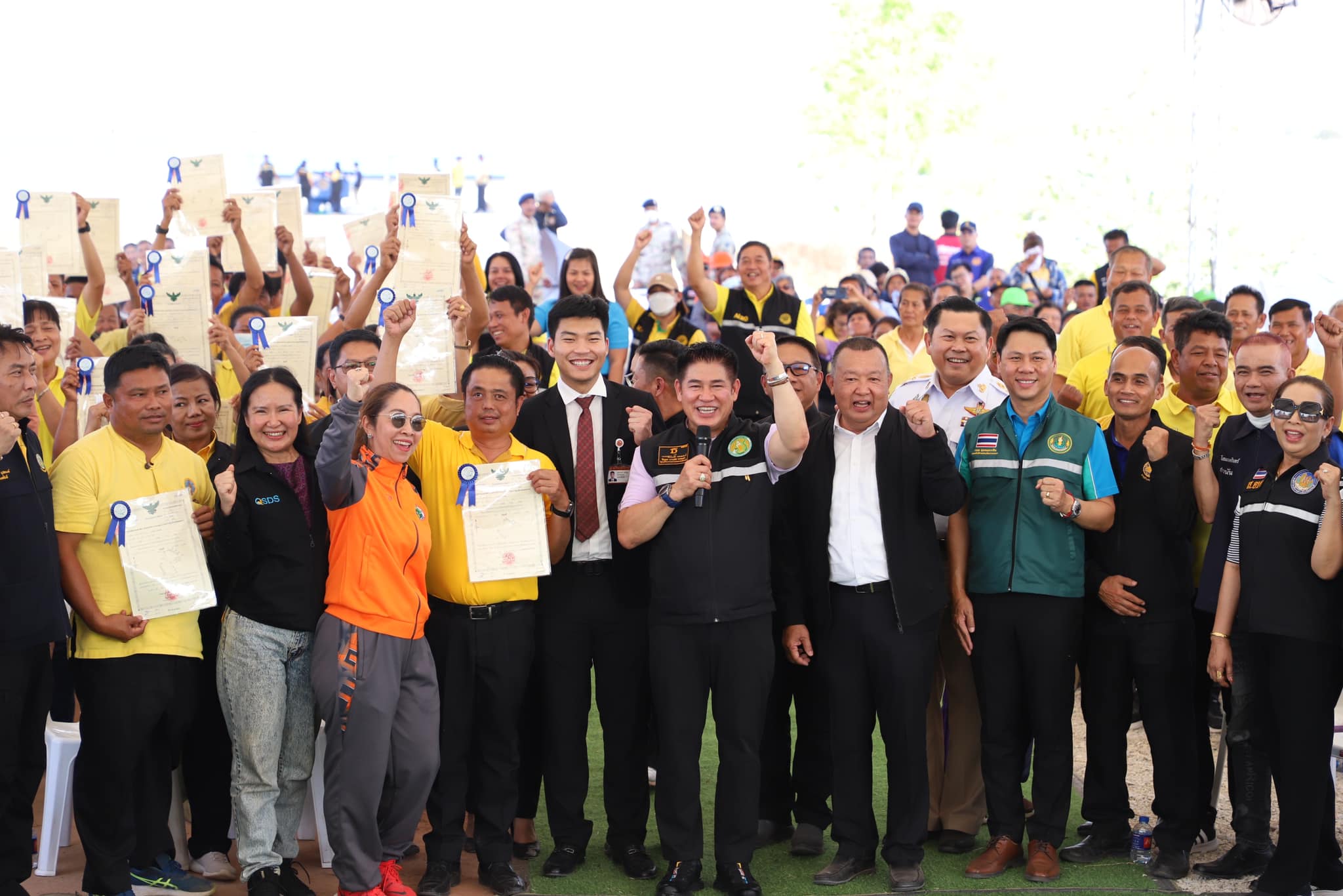 รองเลขาธิการ ส.ป.ก. ร่วมติดตาม รมว.กษ. ตรวจราชการอ่างเก็บน้ำกุดตาเพชร และมอบโฉนดเพื่อการเกษตร