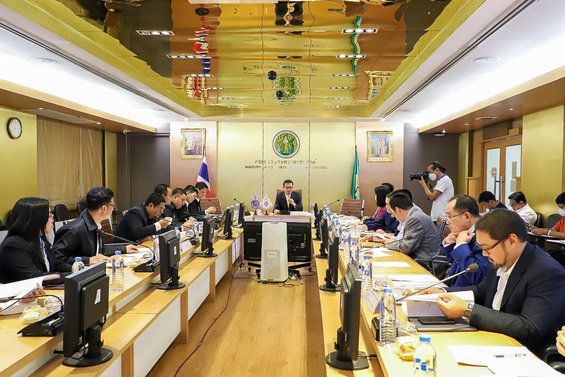 ส.ป.ก. ร่วมประชุมชี้แจงการจัดกิจกรรมเนื่องในเทศกาลปีใหม่ 2567 ของ กษ.