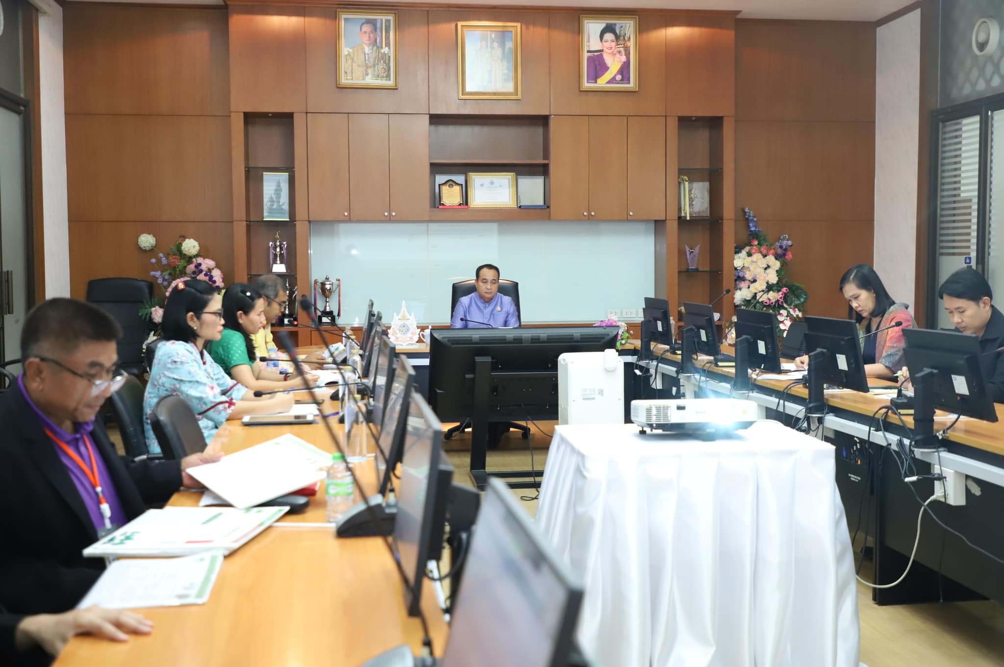 สำนักงานการปฏิรูปที่ดินเพื่อเกษตรกรรม (ส.ป.ก.) ประชุมชี้แจงการจัดงานโครงการมอบโฉนดเพื่อการเกษตร 72,000 ฉบับ เฉลิมพระเกียรติพระบาทสมเด็จพระเจ้าอยู่หัว เนื่องในโอกาสพระราชพิธีมหามงคลเฉลิมพระชนมพรรษา 6 รอบ 28 กรกฎาคม 2567