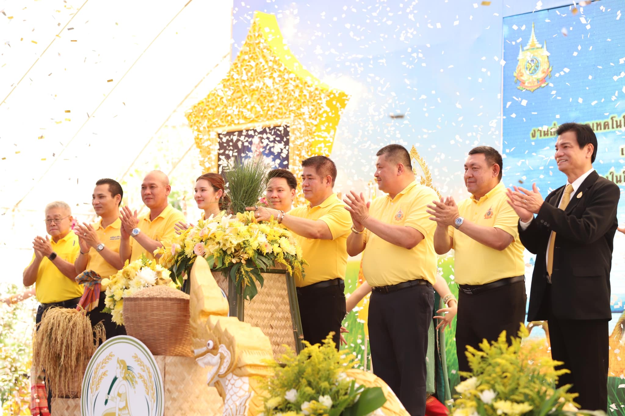 ส.ป.ก. ร่วมงานถ่ายทอดเทคโนโลยีการเพิ่มประสิทธิภาพการผลิตเมล็ดพันธุ์ข้าวของศูนย์ข้าวชุมชนฯ ณ แปลงนาสาธิต