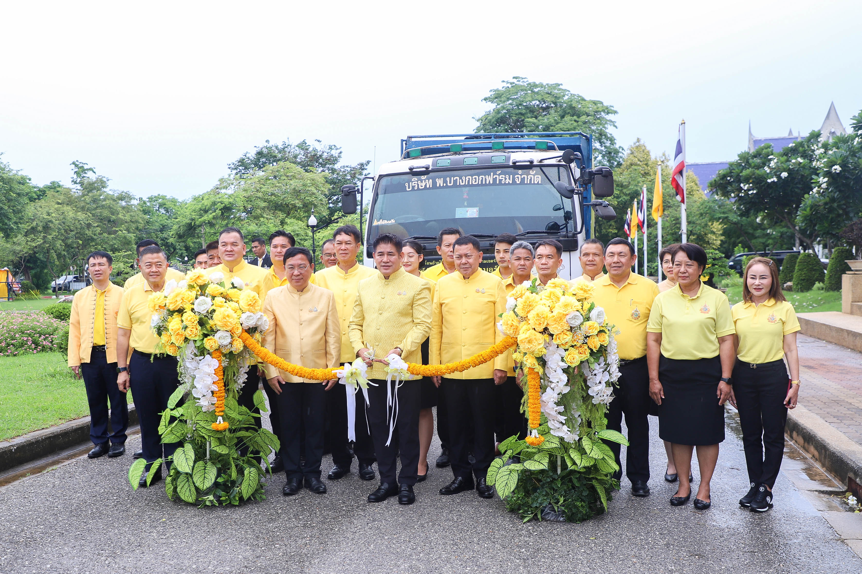 เลขาธิการ ส.ป.ก. ร่วมพิธีไถ่ชีวิตโค-กระบือ เฉลิมพระเกียรติพระบาทสมเด็จพระเจ้าอยู่หัว เนื่องในโอกาสพระราชพิธีมหามงคล เฉลิมพระชนมพรรษา 6 รอบ 28 กรกฎาคม 2567