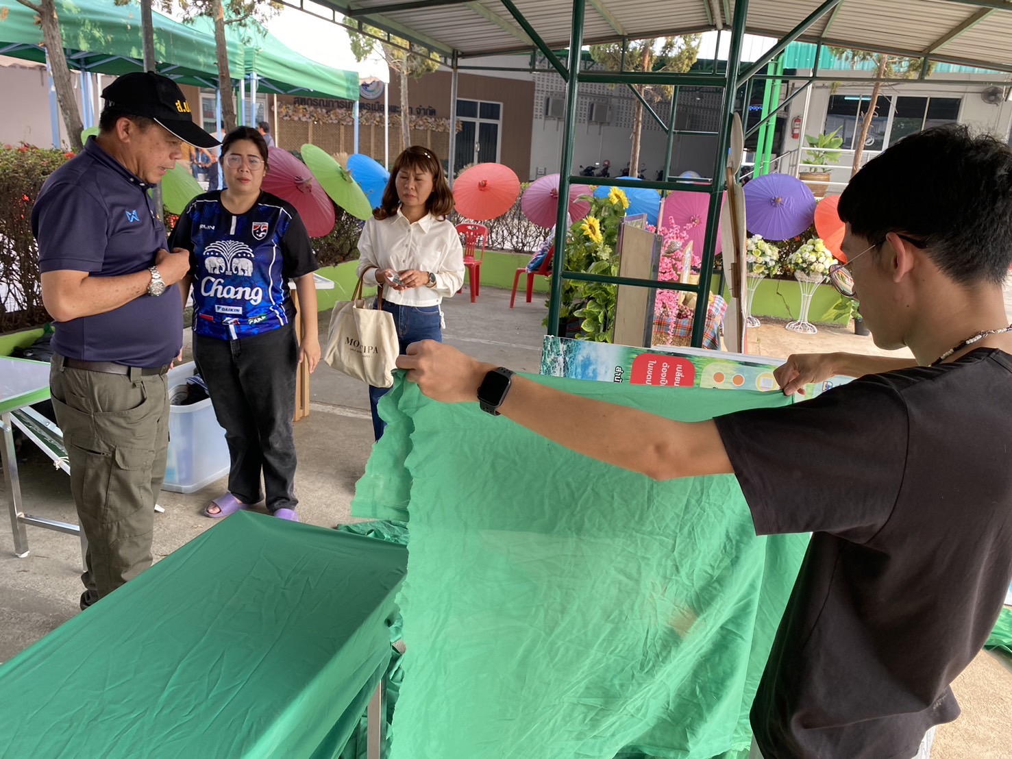 ส.ป.ก. ลงพื้นที่ตรวจการเตรียมความพร้อมการจัดงาน มอบโฉนดเพื่อการเกษตร ในงานพิธีมอบเงินตามมาตรการช่วยเหลือ ชาวนาผู้ปลูกข้าวผ่านสถาบันเกษตรกรปี 2566 /67 ณ จังหวัดพะเยา