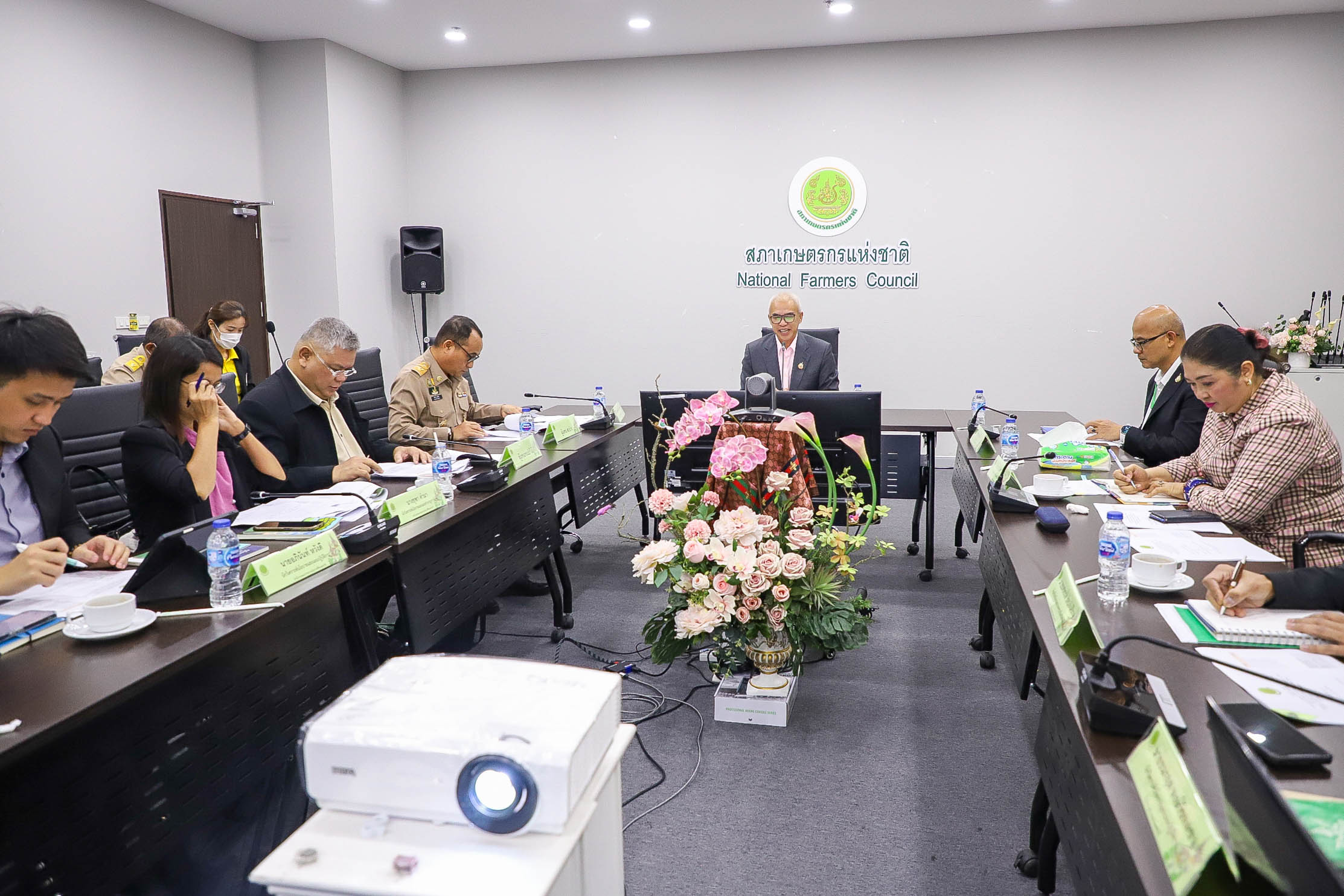 ส.ป.ก. ร่วมประชุมหารือแนวทางการแก้ไขปัญหาการถือครองสิทธิในที่ดินเพื่อประโยชน์แก่เกษตรกร