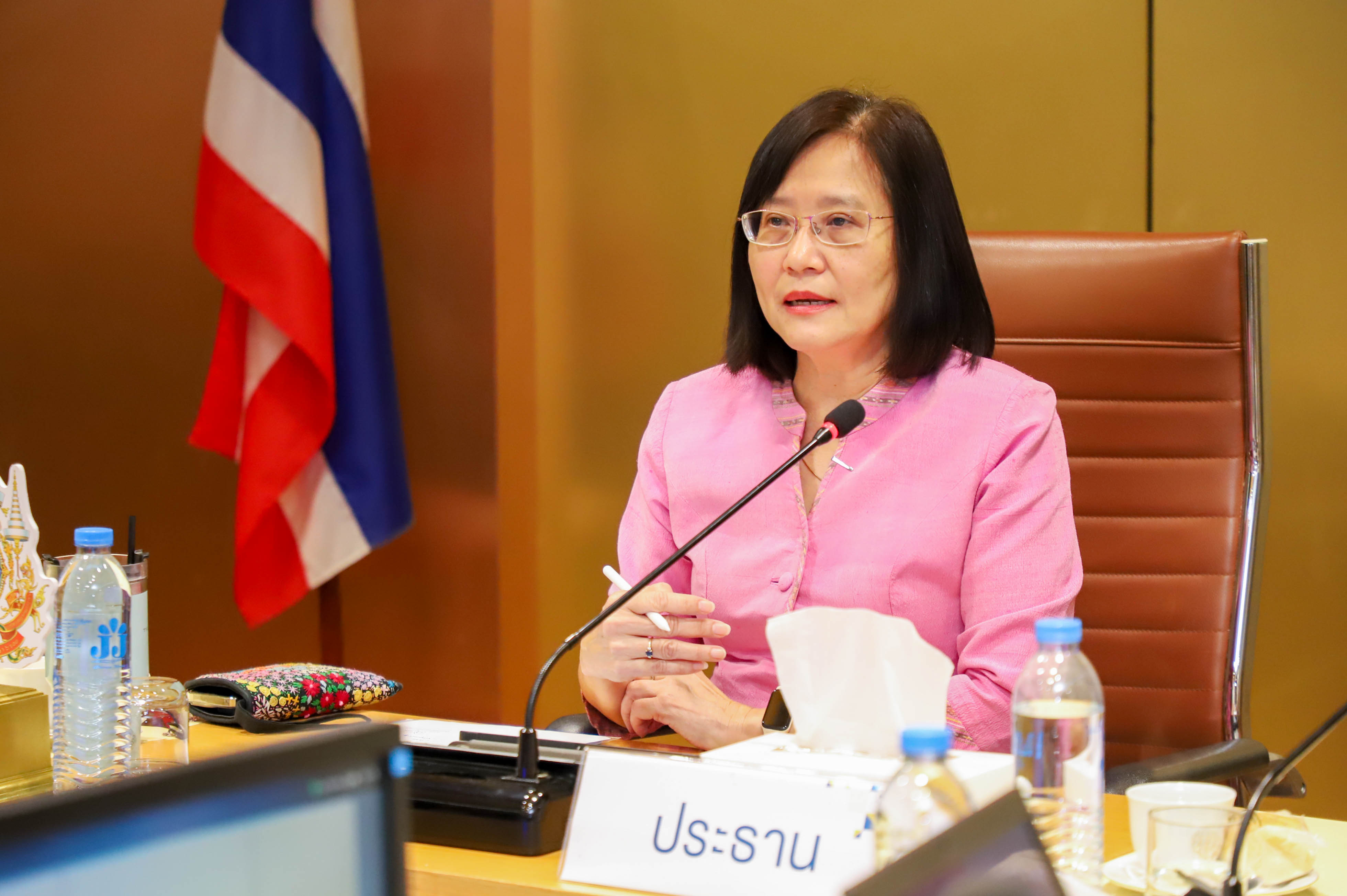ส.ป.ก. ร่วมประชุมการนำเสนอการใช้งานระบบ e-office ภายใต้งานบริการคลาวด์กลางภาคภาครัฐ (GDCC)