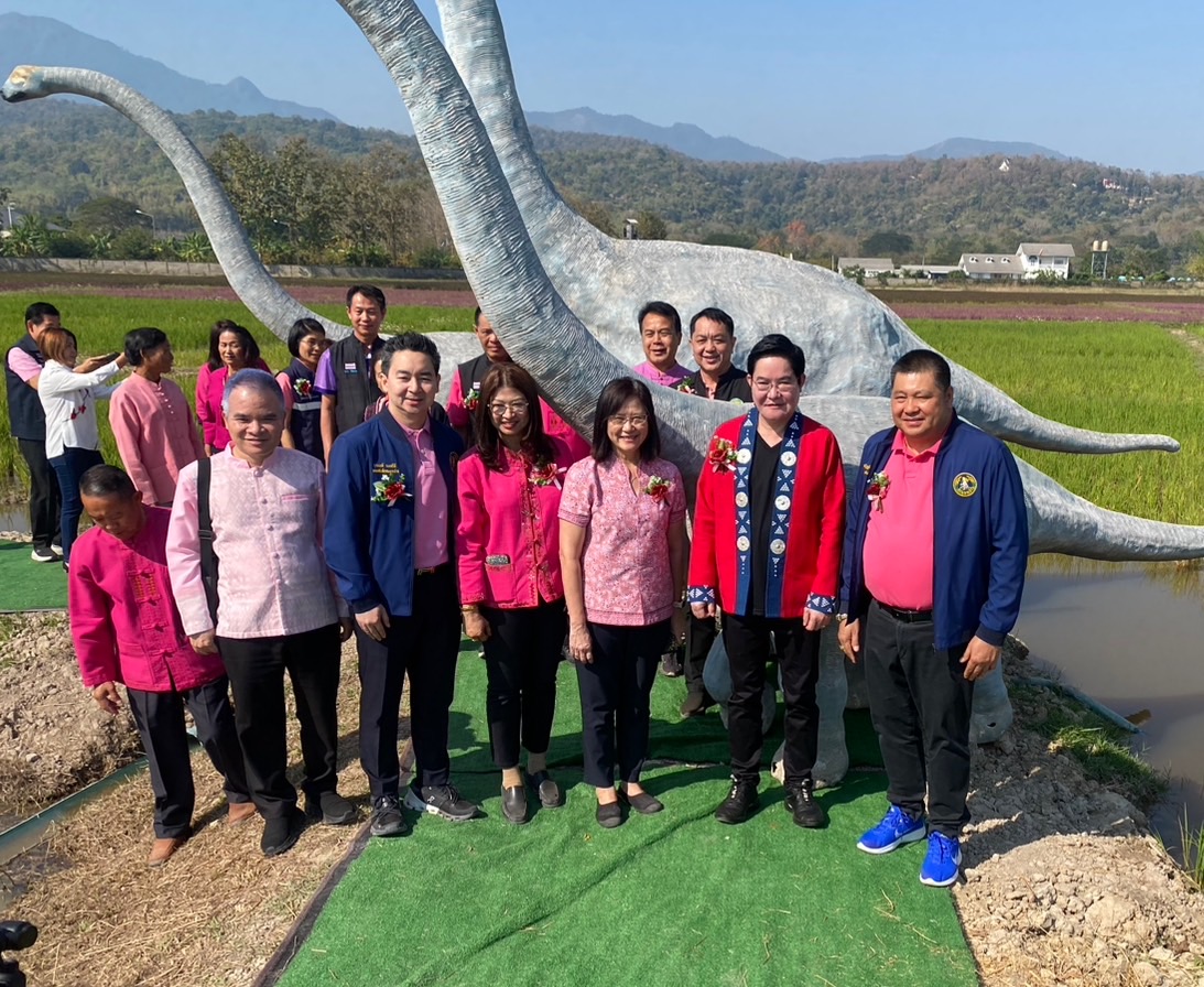 ส.ป.ก. ร่วมงานรณรงค์การถ่ายทอดเทคโนโลยีส่งเสริมสินค้ามูลค่าสูง ให้เกษตรกรกลุ่มนาแปลงใหญ่และลงพื้นที่ติดตามการดำเนินงาน แปลงต้นแบบ การผลิตถั่วเหลืองอย่างมีประสิทธิภาพแบบคาร์บอนต่ำ ณ จังหวัดพะเยา