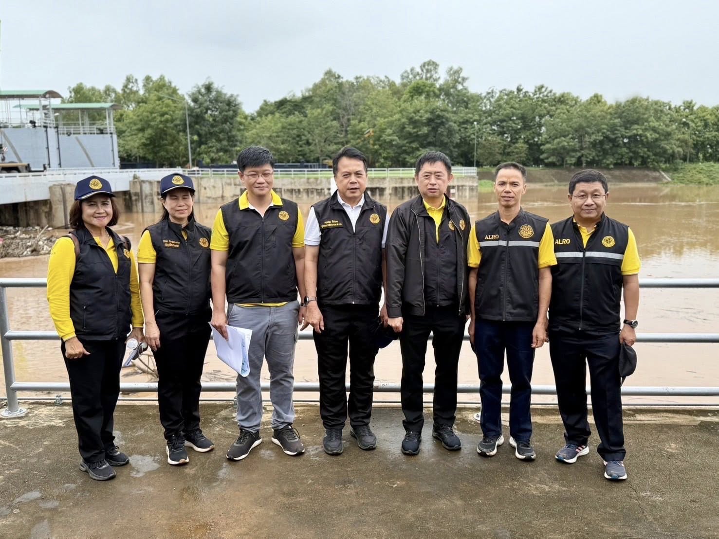 ส.ป.ก.ร่วมติดตาม รัฐมนตรีว่าการกระทรวงเกษตรและสหกรณ์ นายอรรถกร ศิริลัทธยากร ลงพื้นที่ตรวจราชการติดตามสถานการณ์น้ำ ณ จังหวัดสุโขทัย