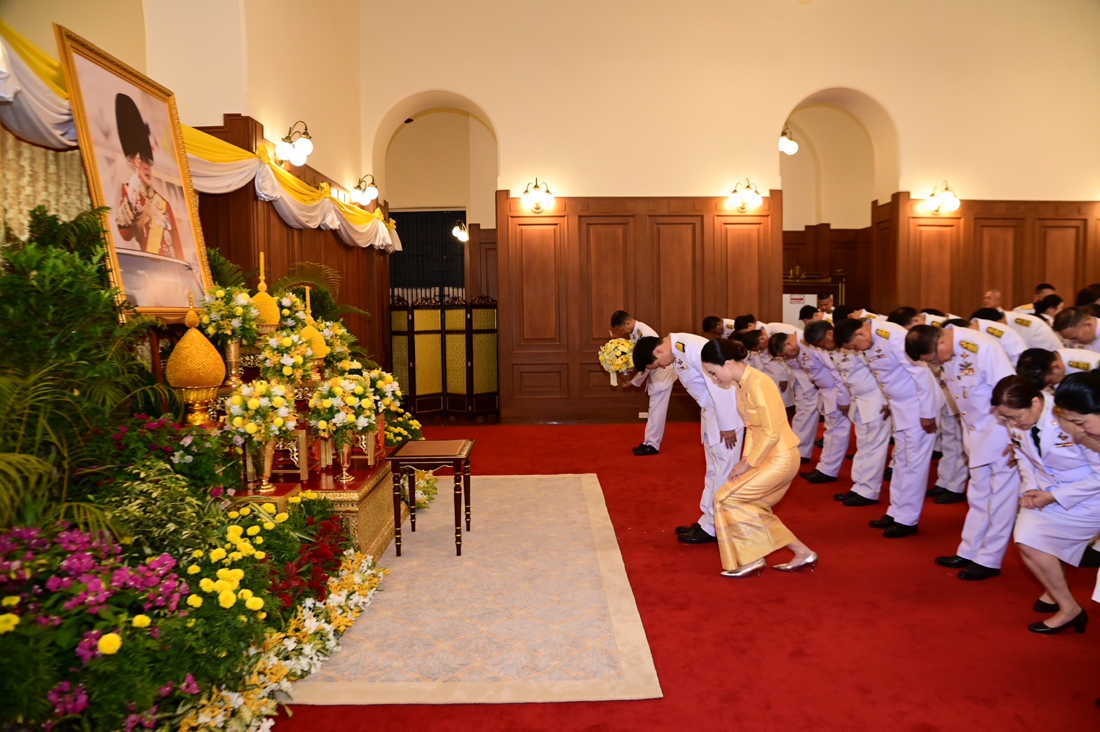 รองเลขาธิการ ส.ป.ก. ร่วมถวายแจกันดอกไม้และลงนามถวายพระพร เนื่องในโอกาสวันเฉลิมพระชนมพรรษา พระบาทสมเด็จพระปรเมนทรรามาธิบดีศรีสินทร มหาวชิราลงกรณ พระวชิรเกล้าเจ้าอยู่หัว 28 กรกฎาคม 2568