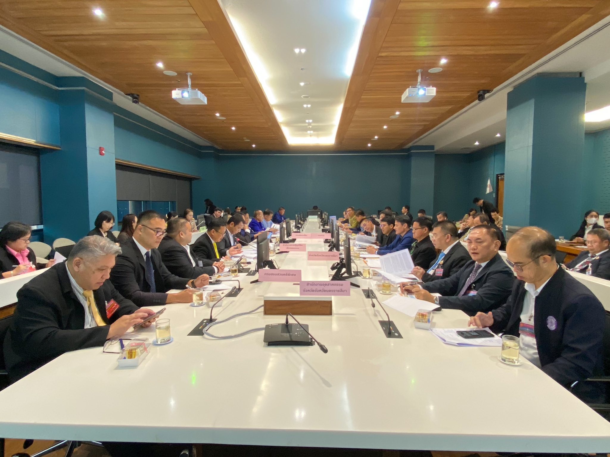 รองเลขาธิการ ส.ป.ก. เข้าร่วมประชุมกับคณะกรรมาธิการการทรัพยากรธรรมชาติและสิ่งแวดล้อม วุฒิสภา
