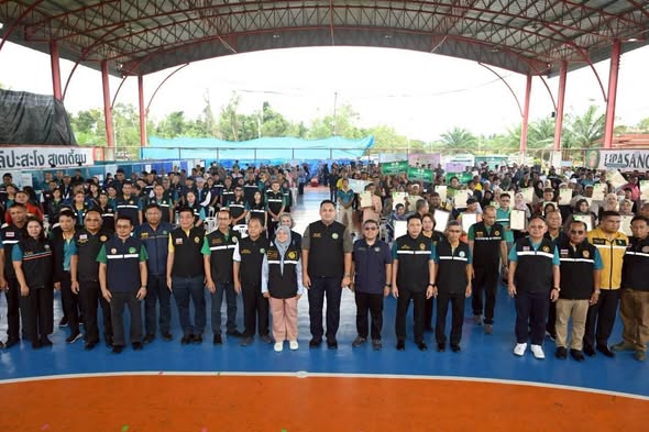 ส.ป.ก. ร่วมลงพื้นที่ติดตาม รมช.กษ. ตรวจราชการ ณ จังหวัดปัตตานี และเป็นประธานในพิธีมอบโฉนดเพื่อการเกษตร