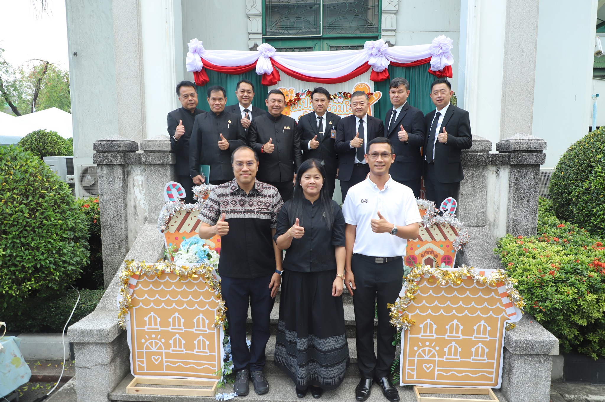 รมช.กษ. และคณะผู้บริหาร กษ. เยี่ยมงาน “ส่งความสุขปีใหม่ มอบให้เกษตรกรในเขตปฏิรูปที่ดิน” ของ ส.ป.ก.