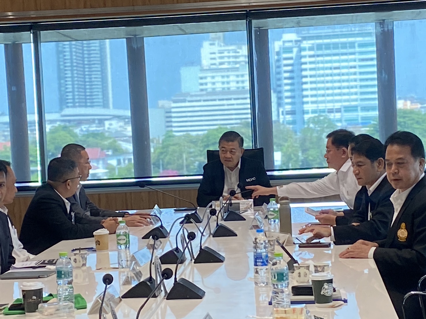 ส.ป.ก. ร่วมติดตามและรับฟังการประชุมสภาผู้แทนราษฎร วันที่ 2