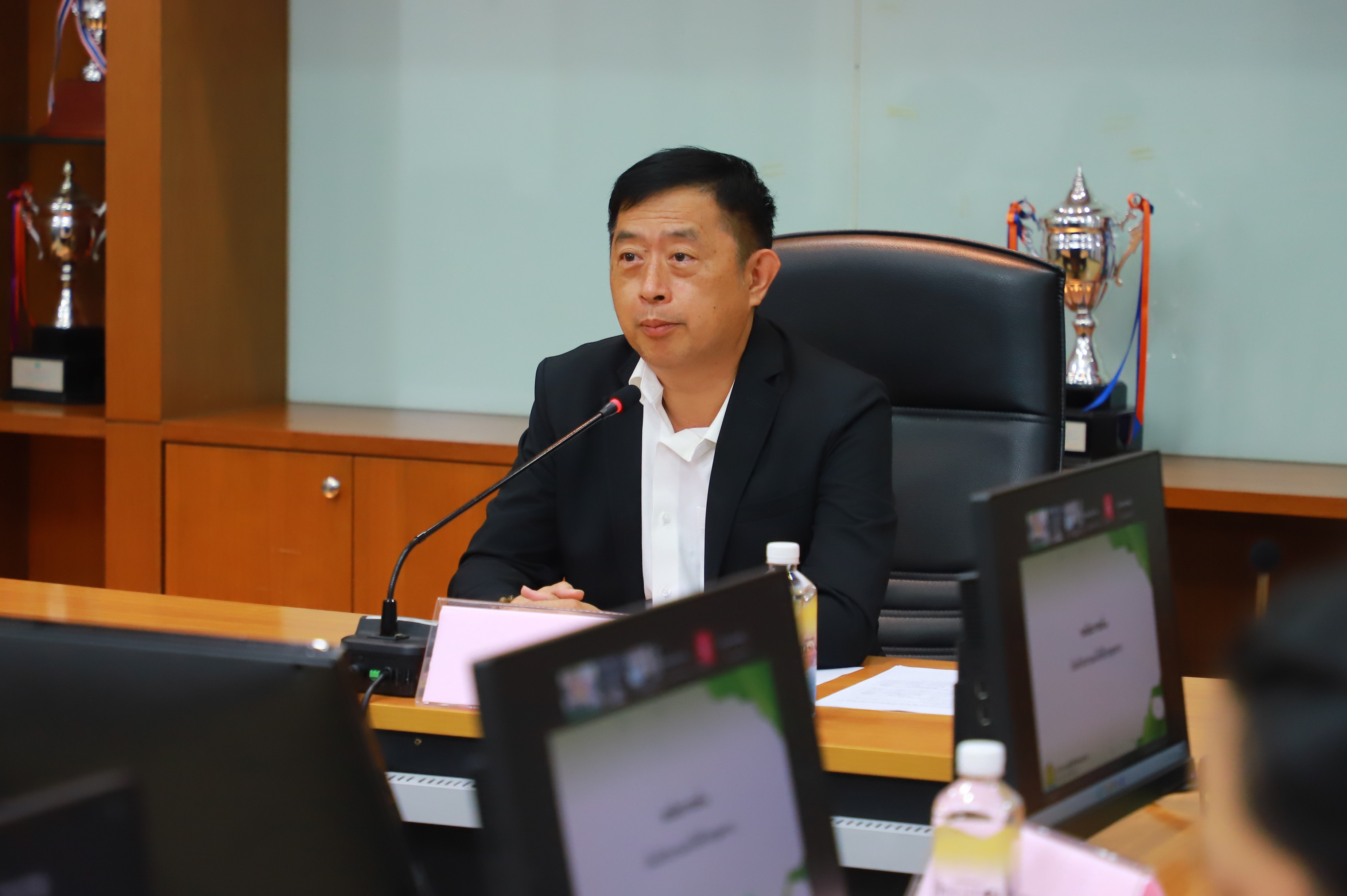 ส.ป.ก. ประชุม เรื่อง การลดหย่อนค่าธรรมเนียมในการจดทะเบียนสิทธิและนิติกรรมในการปฏิรูปที่ดินเพื่อเกษตรกรรม
