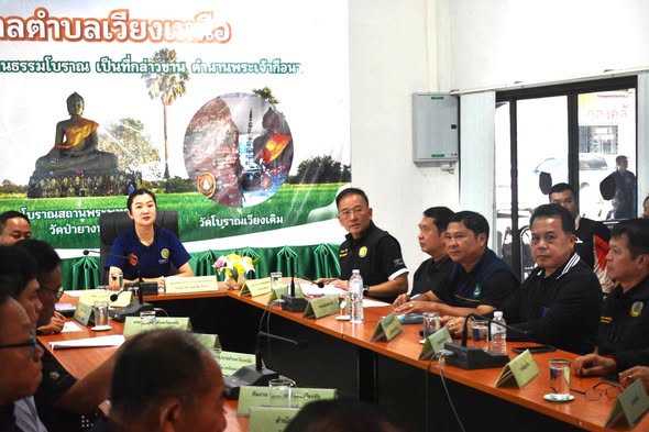 รองเลขาธิการ ส.ป.ก. ร่วมติดตามรัฐมนตรีช่วยว่าการกระทรวงเกษตรและสหกรณ์ (นางสาวปิยะรัฐชย์ ติยะไพรัช) ลงพื้นที่ตรวจราชการใน อำเภอเวียงเชียงรุ้ง จังหวัดเชียงราย