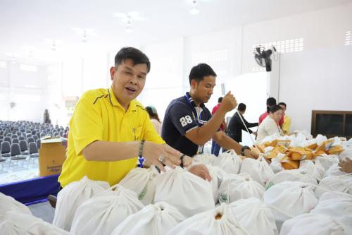 รองเลขาธิการ ส.ป.ก. เตรียมความพร้อมมอบความช่วยเหลือผู้ประสบอุทกภัย จ.สุราษฎร์ธานี