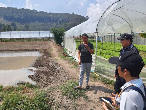 ผู้ตรวจราชการ ส.ป.ก. ลงพื้นที่เยี่ยมชมแปลงเกษตรกรรมของเกษตรกร ณ บ้านห้วยตอง หมู่ที่ ๑๐ ตำบลแม่วิน อำเภอแม่วาง จังหวัดเชียงใหม่