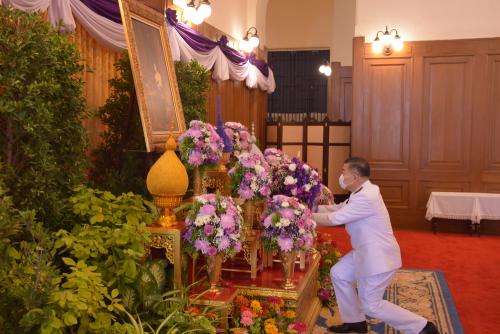 คณะผู้บริหาร ส.ป.ก. ลงนามถวายพระพร สมเด็จพระกนิษฐาธิราชเจ้า กรมสมเด็จพระเทพรัตนราชสุดา ฯ สยามบรมราชกุมารี 