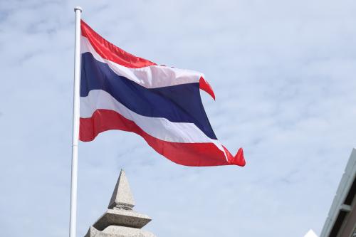 เลขาธิการ ส.ป.ก. นำคณะผู้บริหาร เจ้าหน้าที่ ส.ป.ก. ร่วมร้องเพลงชาติเนื่องในวันพระราชทานธงชาติไทย ๒๘ กันยายน (Thai National Flag Day)