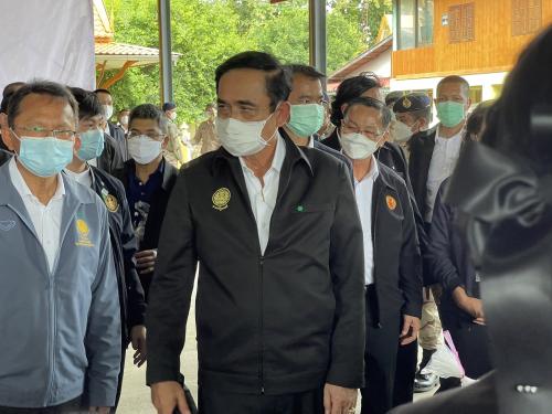 ส.ป.ก. ร่วมติดตามการตรวจราชการนายกรัฐมนตรีและคณะ พื้นที่อุทกภัย จังหวัดสุโขทัย