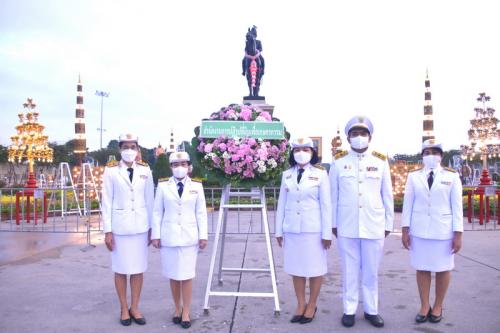 ส.ป.ก. ร่วมพิธีวางพวงมาลาพระบรมราชานุสรณ์พระบาทสมเด็จพระจุลจอมเกล้าเจ้าอยู่หัว เนื่องในวันปิยมหาราช 