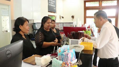 โครงการ ทำดีด้วยหัวใจ ลดภัยสิ่งแวดล้อม : ซื้อน้ำพกแก้ว 10 ครั้งฟรี 1 !!!