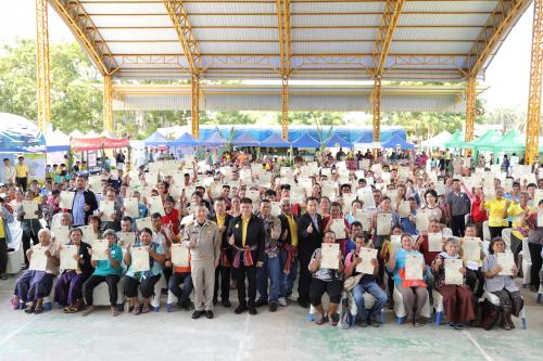 ร้อยเอก ธรรมนัส พรหมเผ่า รมช.กษ. ลงพื้นที่ตรวจราชการ อำเภอบ้านเหลื่อม จังหวัดนครราชสีมา
