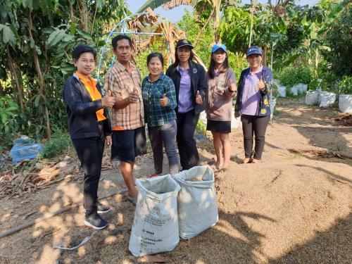ผู้ตรวจราชการ ส.ป.ก. และปฏิรูปที่ดินจังหวัดนครนายก ตรวจเยี่ยมกิจการวิสาหกิจชุมชนศูนย์ข้าวชุมชนแปลงใหญ่ และแปลงเกษตรกรรม (ลำไย) ในที่ดินพระราชทาน ณ  บ้านคลอง ๓๐ หมู่ ๖ ตำบลทองหลาง อำเภอบ้านนา จังหวัดนครนายก