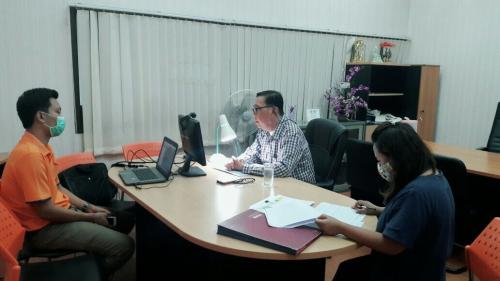 ผู้ตรวจราชการกรม และคณะได้จัดประชุมทางไกลออนไลน์ (Web Conference) กับ ส.ป.ก.กาญจนบุรี เพื่อประชุมการตรวจราชการประจำปีงบประมาณ ๒๕๖๓ รอบที่ ๑ และเป็นมาตรการป้องกันการระบาดของเชื้อไวรัสโคโรนา ๒๐๑๙ (COVID-19)