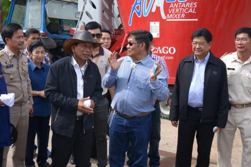 รองเลขาธิการ ส.ป.ก. ร่วมตรวจเยี่ยมสหกรณ์โคนมในเขตปฏิรูปที่ดิน