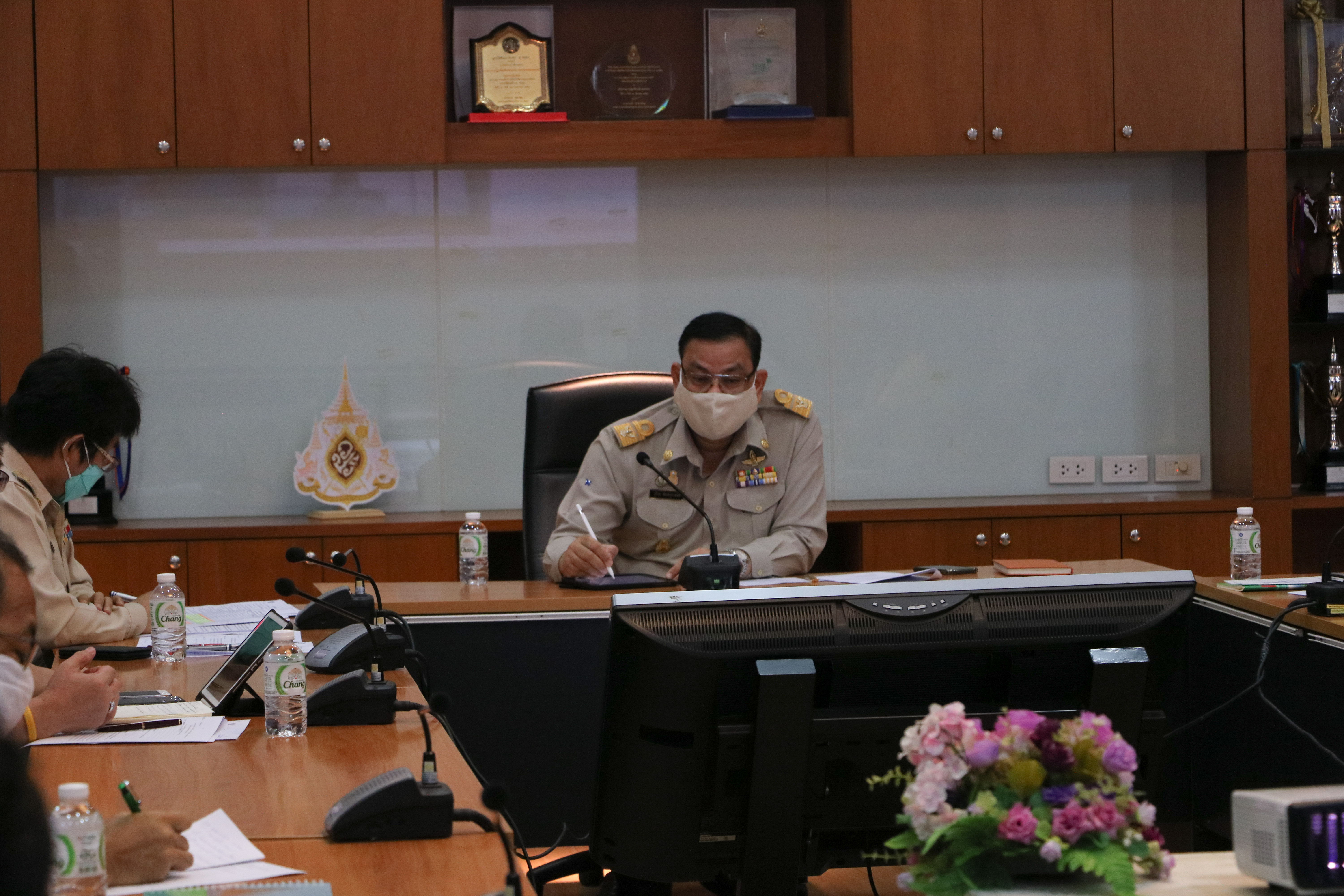 รองเลขาธิการ ส.ป.ก.ประชุมคณะทำงานแก้ไขปัญหาการจัดสรรที่ดินให้เกษตรกรชุมชนสาธิตวลัยลักษณ์พัฒนา ครั้งที่ ๒/๒๕๖๓ ผ่านระบบ Video Conference