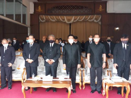 ปลัดกระทรวงเกษตรฯ อดีตปลัดกระทรวงเกษตรฯ และอดีตเลขาธิการ ส.ป.ก. ผู้บริหาร ข้าราชการและเจ้าหน้าที่ในสังกัด ร่วมพิธีพระราชทานเพลิงศพ นายสมปอง อินทร์ทอง (อดีตรองปลัดกระทรวงเกษตรและสหกรณ์ เลขาธิการสำนักงานการปฏิรูปที่ดินเพื่อเกษตรกรรม และอธิบดีกรมตรวจบัญชีสหกรณ์)