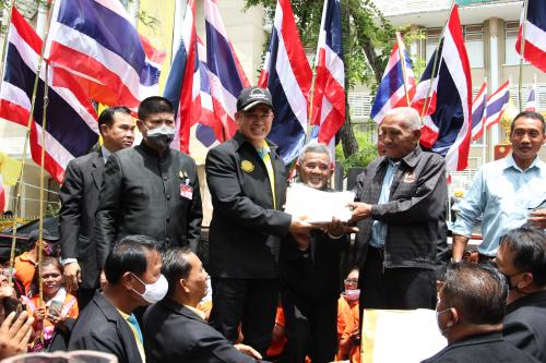 ส.ป.ก. ร่วมประชุมแก้ไขปัญหาเครือข่าย สอส. และสภาประชาชน ๔ ภาค ครั้งที่ ๑/๒๕๖๓ พร้อมรับหนังสือร้องเรียนจากผู้ชุมนุม