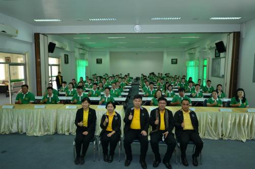 รองเลขาธิการ ส.ป.ก.ร่วมเสวนาเรื่องประสบการณ์ที่น่าประทับใจในการทำงานราชการ ในโครงการฝึกอบรมสัมมนา หลักสูตรการเป็นข้าราชการที่ดี