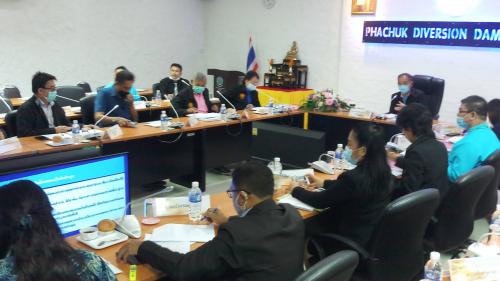 ผู้ตรวจราชการ กษ.ประชุมตรวจติดตามและขับเคลื่อนงาน/โครงการตามแผนการตรวจราชการของกระทรวงเกษตรและสหกรณ์ ปีงบประมาณ ๒๕๖๓ รอบที่ ๒ จังหวัดอุตรดิตถ์ และผู้ตรวจราชการ ส.ป.ก.(เขต ๑๕, ๑๖, ๑๗) ณ ห้องประชุมผาสุก สำนักงานก่อสร้างชลประทานขนาดใหญ่ที่ ๔