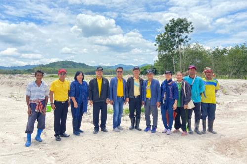ผู้ตรวจราชการกรม ส.ป.ก. ลงพื้นที่ติดตามงาน คทช. ส.ป.ก.สงขลา ตำบลสะพานไม้แก่น อำเภอจะนะ จังหวัดสงขลา