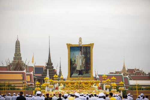 ส.ป.ก. ร่วมพิธีวางพวงมาลาและถวายบังคม เนื่องในวันคล้ายวันสวรรคตพระบาทสมเด็จพระบรมชนกาธิเบศร มหาภูมิพลอดุลยเดชมหาราช บรมนาถบพิตร