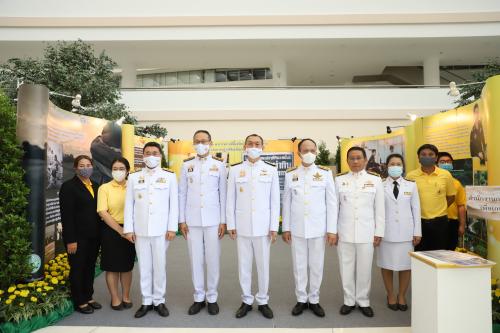 ส.ป.ก. ร่วมพิธีวางพานพุ่มน้อมรำลึกในพระมหากรุณาธิคุณ ในหลวง ร.๙ เนื่องในงาน “วันพระบิดาแห่งฝนหลวง” ประจำปี ๒๕๖๓