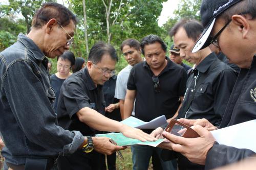 เลขาธิการ ส.ป.ก. และคณะผู้บริหาร ลงพื้นที่ตรวจติดตามที่ดินยึดคืน อ.ไทรโยค จ.กาญจนบุรี ตามนโยบาย คทช.