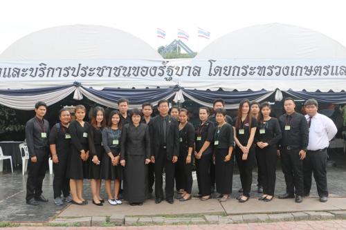 ผู้ตรวจราชการ ส.ป.ก. ตรวจเยี่ยมให้กำลังใจเจ้าหน้าที่ผู้ปฏิบัติงาน และร่วมให้บริการประชาชน ณ จุดรับรองและบริการของรัฐบาล โดยกระทรวงเกษตรและสหกรณ์