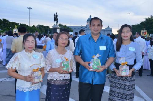 ส.ป.ก.ร่วมพิธีทำบุญตักบาตรถวายพระราชกุศลพระบาทสมเด็จพระปรมินทรมหาภูมิพลอดุลยเดช บรมนาถบพิตรและถวายพระพรชัยมงคลสมเด็จพระนางเจ้าสิริกิติพระบรมราชินีนาถ ในรัชกาลที่ 9 เนื่องในโอกาส วันเฉลิมพระชนมพรรษา 85 พรรษา 12 สิงหาคม 2560