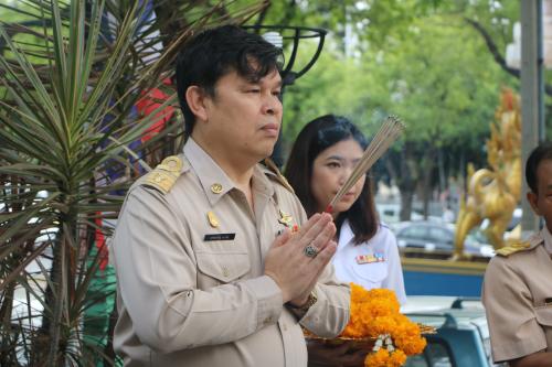 รองเลขาธิการ ส.ป.ก.เข้าสักการะสิ่งศักดิ์สิทธิ์เนื่องในโอกาสเข้ารับตำแหน่งใหม่
