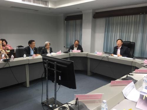 ผู้ตรวจราชการกรม ร่วมประชุมการตรวจราชการตามแผนการตรวจราชการกระทรวงเกษตรและสหกรณ์ ประจำปีงบประมาณ พ.ศ. ๒๕๖๑ ของผู้ตรวจราชการกระทรวงเกษตรและสหกรณ์ (นายคนิต  ลิขิตวิทยาวุฒิ)เขตตรวจราชการที่ 16  ณ ศาลากลาง อำเภอเมือง จังหวัดพะเยา 