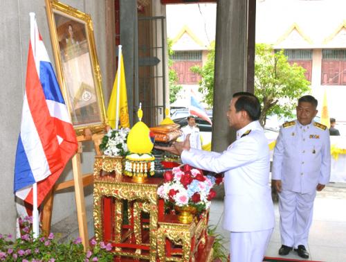 ส.ป.ก.ร่วมพิธีถวายผ้ากฐินพระราชทานกระทรวงเกษตรและสหกรณ์ ประจำปี 2558