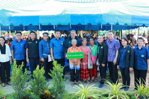 ดร.วิวัฒน์ ศัลยกำธร รัฐมนตรีช่วยว่าการกระทรวงเกษตรและสหกรณ์ พร้อมคณะ ลงพื้นที่ตรวจราชการจังหวัดอุทัยธานี เพื่อติดตามงานโครงการจัดที่ดินทำกินให้ชุมชนตามนโยบายรัฐบาล อำเภอลานสัก จังหวัดอุทัยธานี