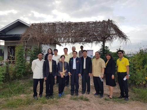 ผู้ตรวจราชการกรม ส.ป.ก. ในฐานะผู้ช่วยผู้ตรวจราชการกระทรวงเกษตรและสหกรณ์และปฏิรูปที่ดินจังหวัดชลบุรีร่วมประชุมเพื่อตรวจติดตามความก้าวหน้าผลการดำเนินงานโครงการตามแผนการตรวจราชการกระทรวงเกษตรและสหกรณ์ ประจำปีงบประมาณ พ.ศ. ๒๕๖๑ รอบที่ ๒ ณ ห้องประชุมสำนักงานสหกรณ์ จังหวัดชลบุรี