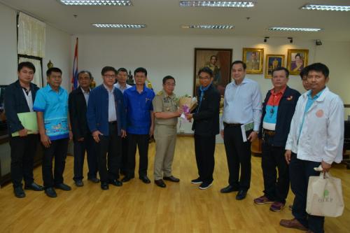 รองเลขาธิการ ส.ป.ก.เข้าพบผู้ว่าราชการจังหวัดชุมพร เพื่อประชุมหารือและรายงานความก้าวหน้าการแก้ไขปัญหาการจัดที่ดินทำกินให้ชุมชนตามนโยบายรัฐบาล ในพื้นที่ แปลง No ๘๓ ตำบลหงษ์เจริญ อำเภอท่าแซะ จังหวัดชุมพร