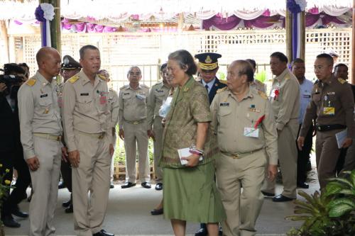ส.ป.ก.ร่วมเฝ้ารับเสด็จสมเด็จพระเทพรัตนราชสุดาฯ สยามบรมราชกุมารี เสด็จพระราชดำเนินทอดพระเนตรและพระราชทานรางวัลการจัดนิทรรศการฯและผลิตภัณฑ์ทางการเกษตร ในงานวันลองกอง ของดีเมืองนรา ครั้งที่ ๔๓  ณ สวนสาธารณะเฉลิมพระเกียรติ ๖ รอบพระชนมพรรษา ศูนย์ราชการ จังหวัดนราธิวาส